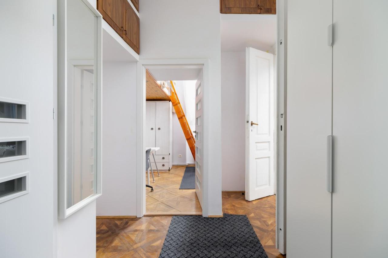 Podwale Apartment Uj Downtown Cracow By Noclegi Renters Cracovia Exterior foto