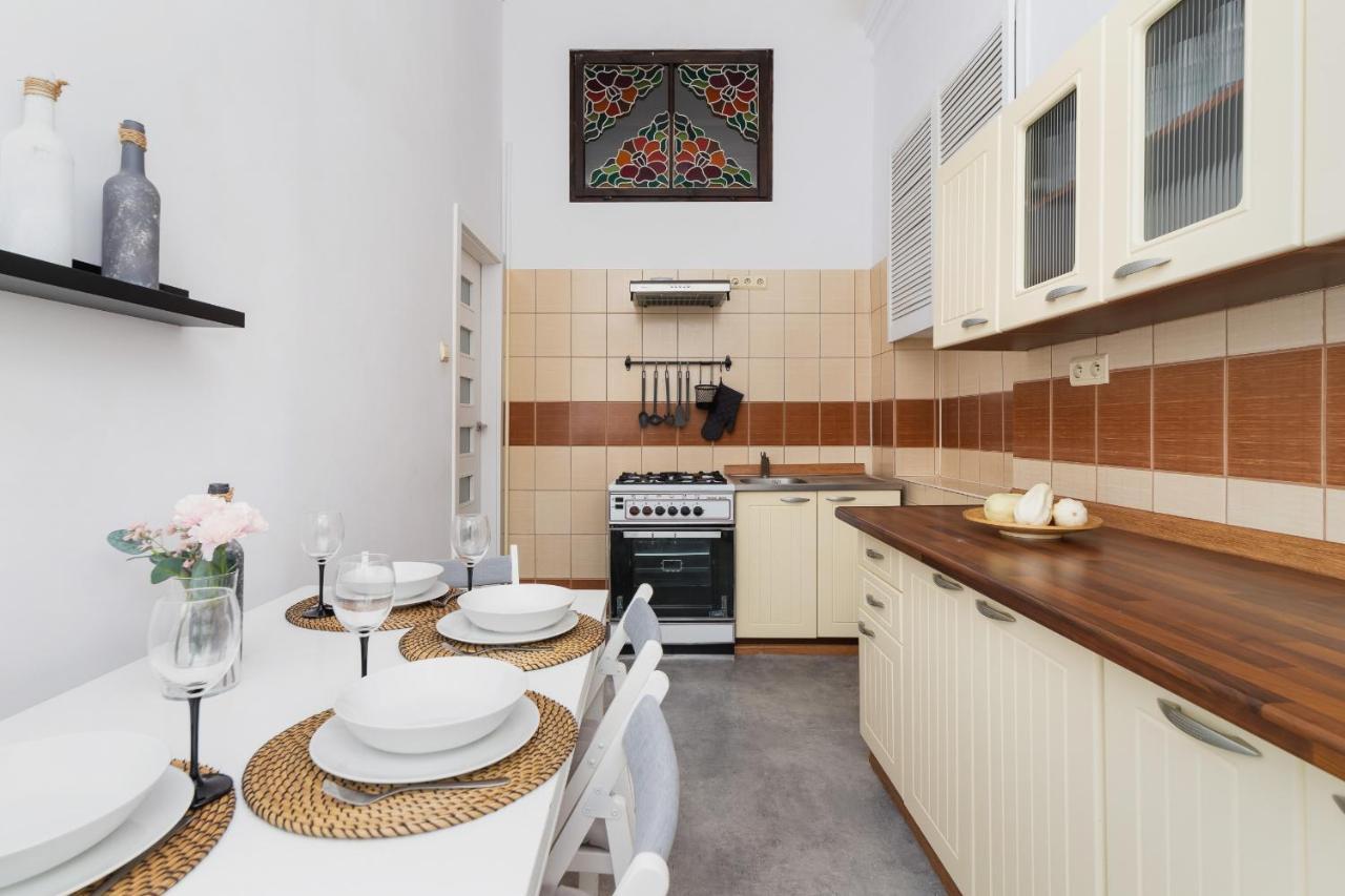 Podwale Apartment Uj Downtown Cracow By Noclegi Renters Cracovia Exterior foto